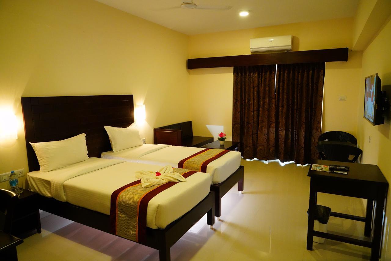 Five Falls Resort Kuttālam Extérieur photo