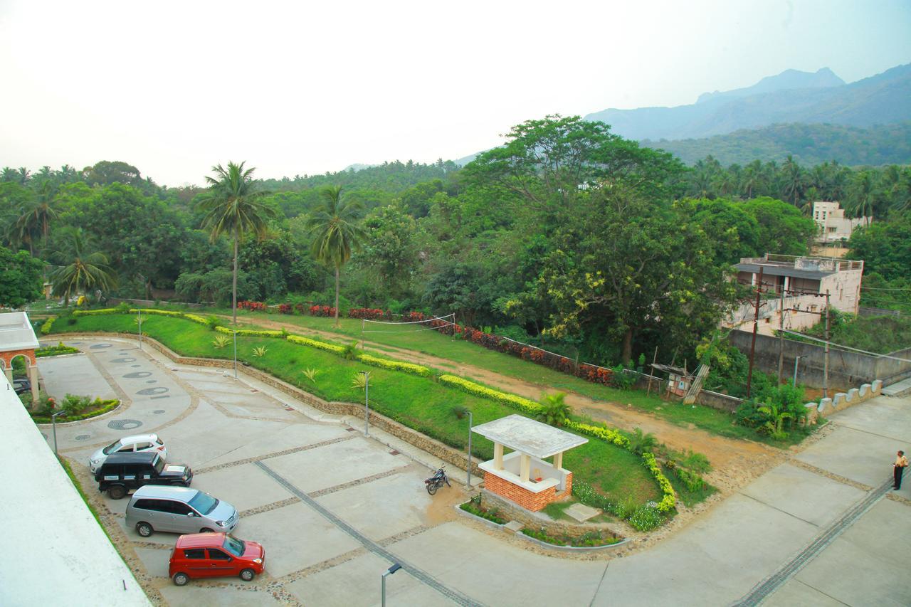 Five Falls Resort Kuttālam Extérieur photo