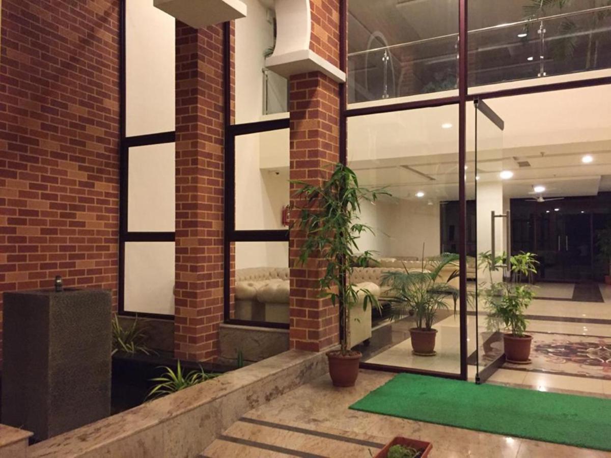 Five Falls Resort Kuttālam Extérieur photo