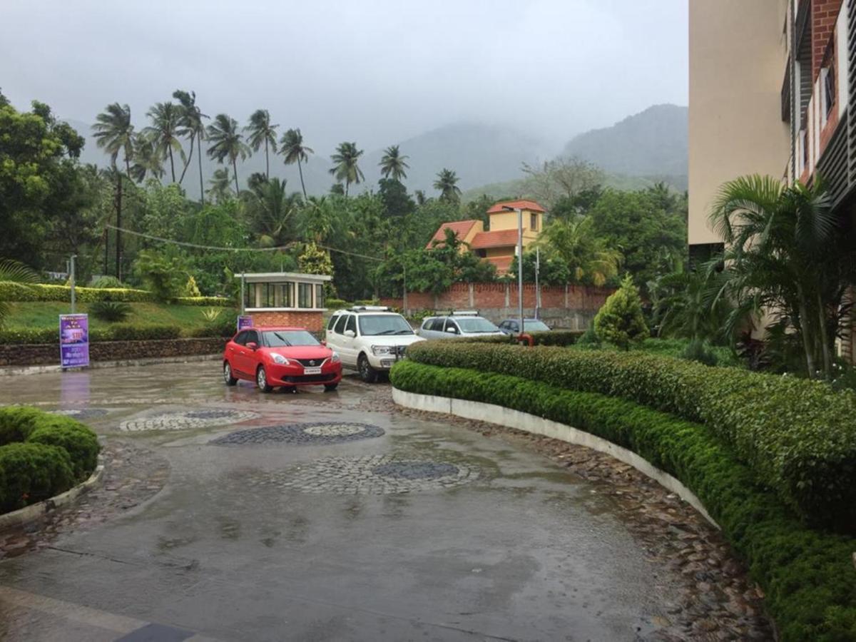 Five Falls Resort Kuttālam Extérieur photo