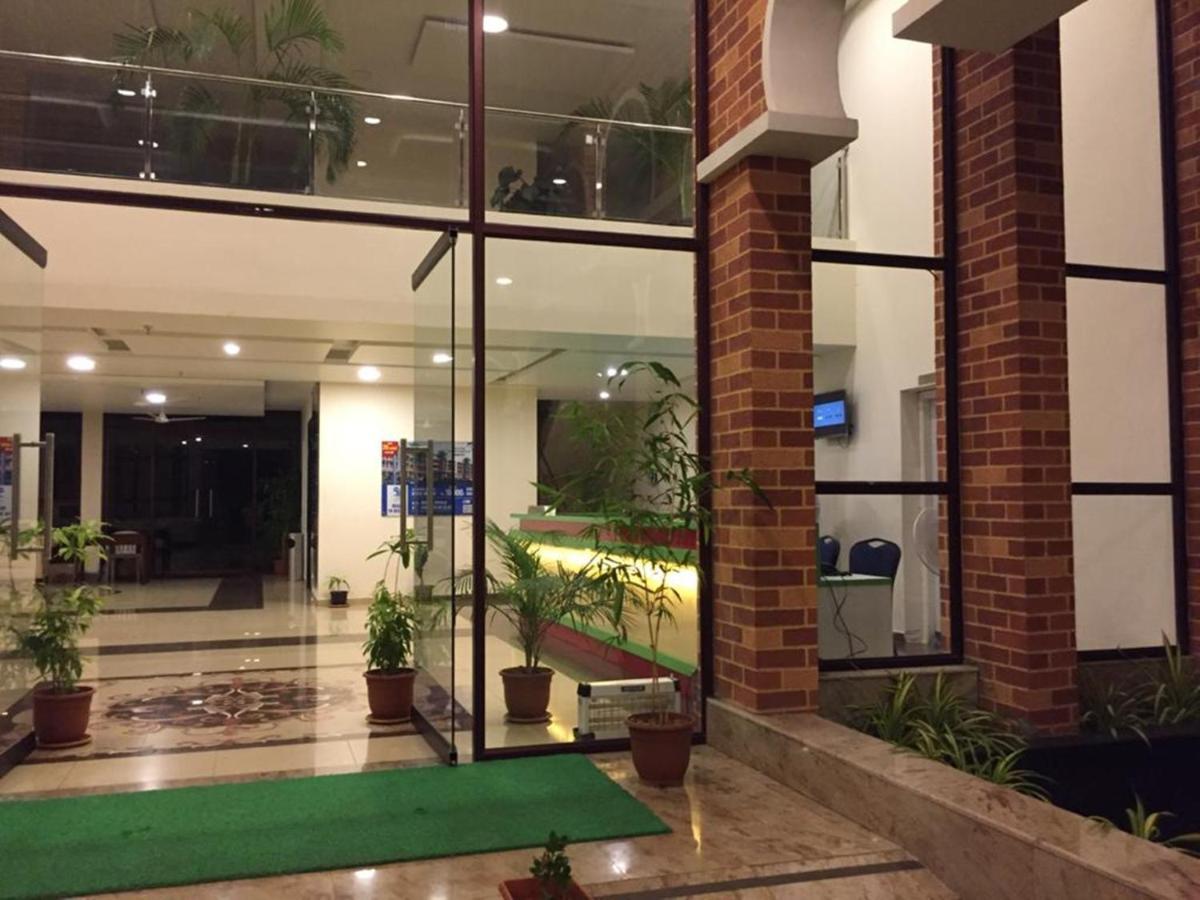 Five Falls Resort Kuttālam Extérieur photo