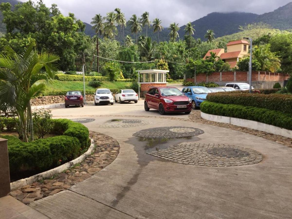 Five Falls Resort Kuttālam Extérieur photo